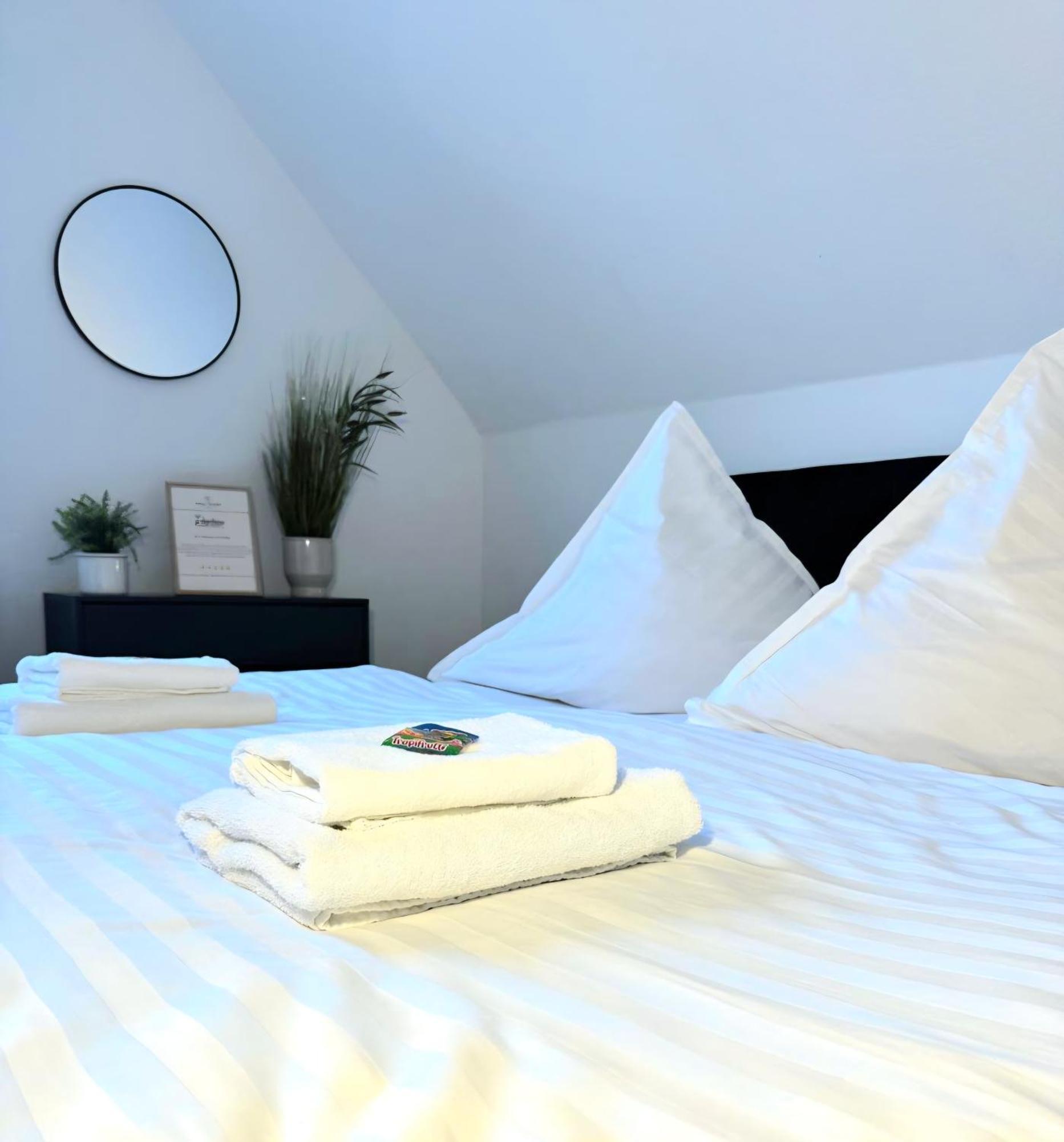 Ama Home Apartment In Hiddenhausen - Wlan, Smart-Tv - Nahe A30 & A2 - Nur 10 Min Von Herford المظهر الخارجي الصورة