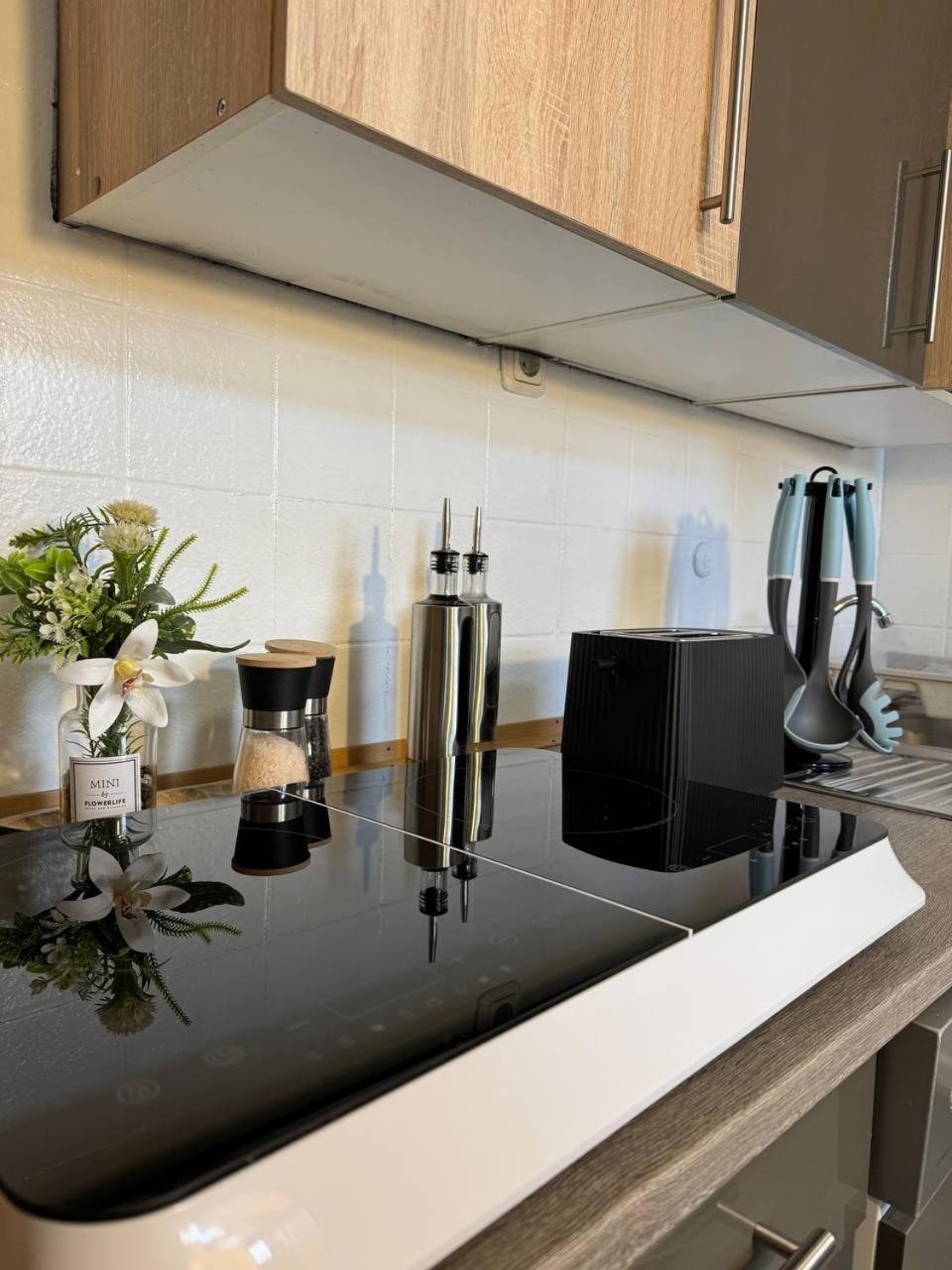 Ama Home Apartment In Hiddenhausen - Wlan, Smart-Tv - Nahe A30 & A2 - Nur 10 Min Von Herford المظهر الخارجي الصورة